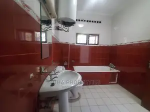 4bdrm Maisonette in Central Division for Rent