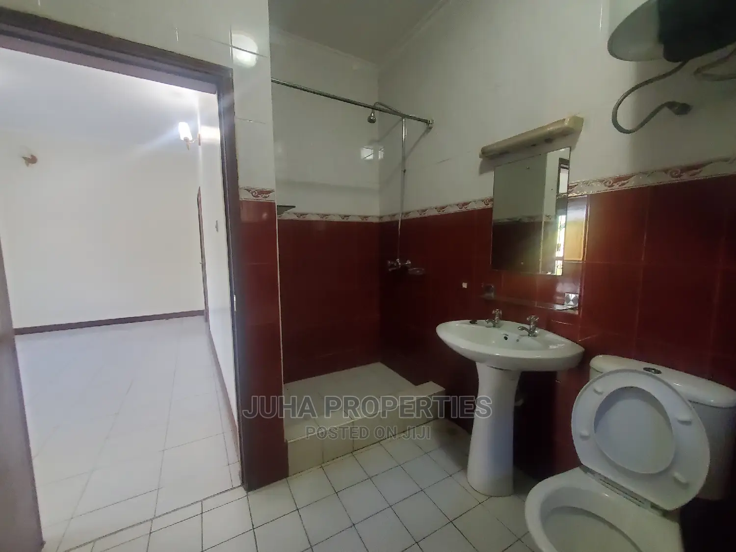 4bdrm Maisonette in Central Division for Rent