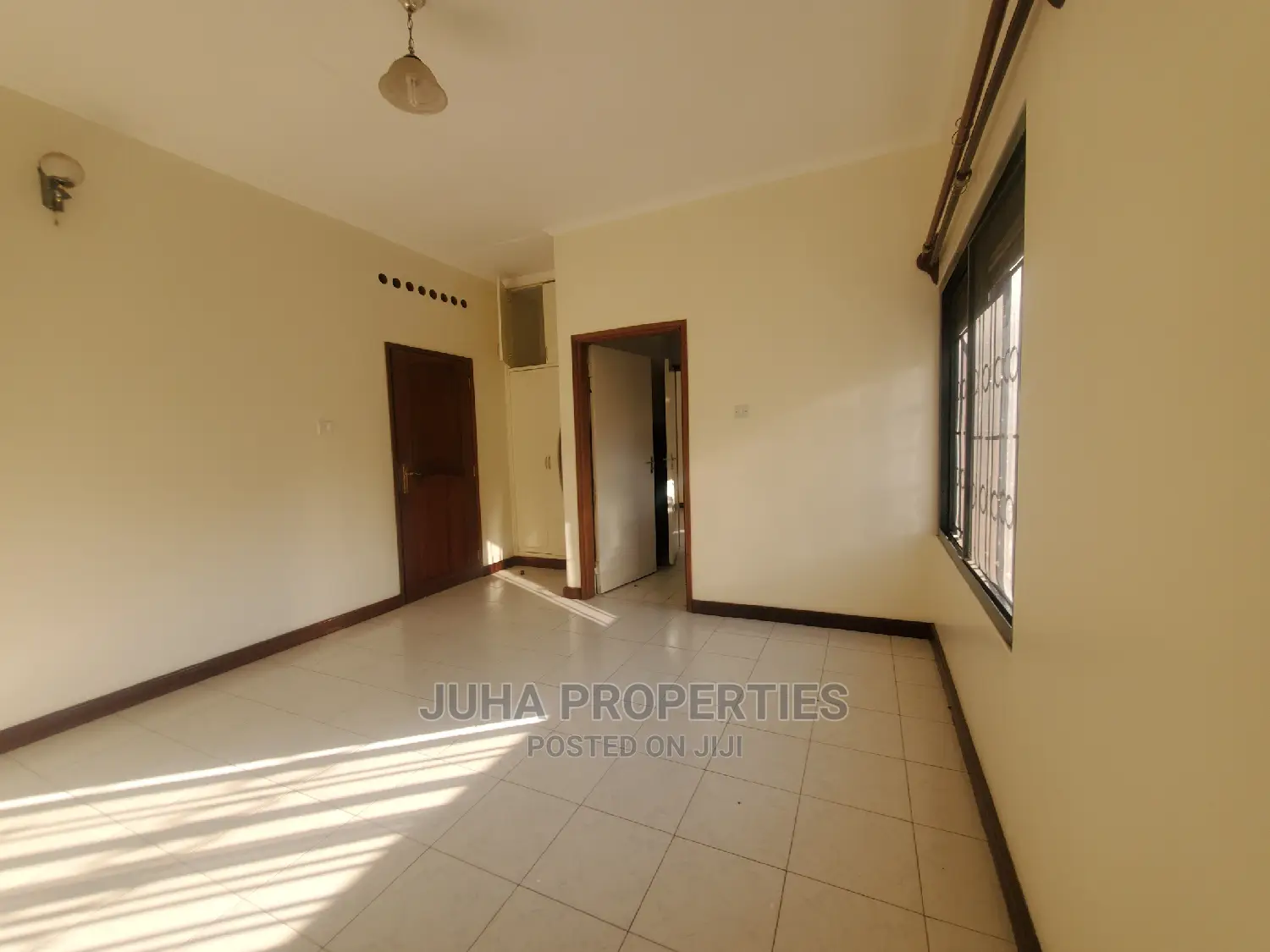 4bdrm Maisonette in Central Division for Rent