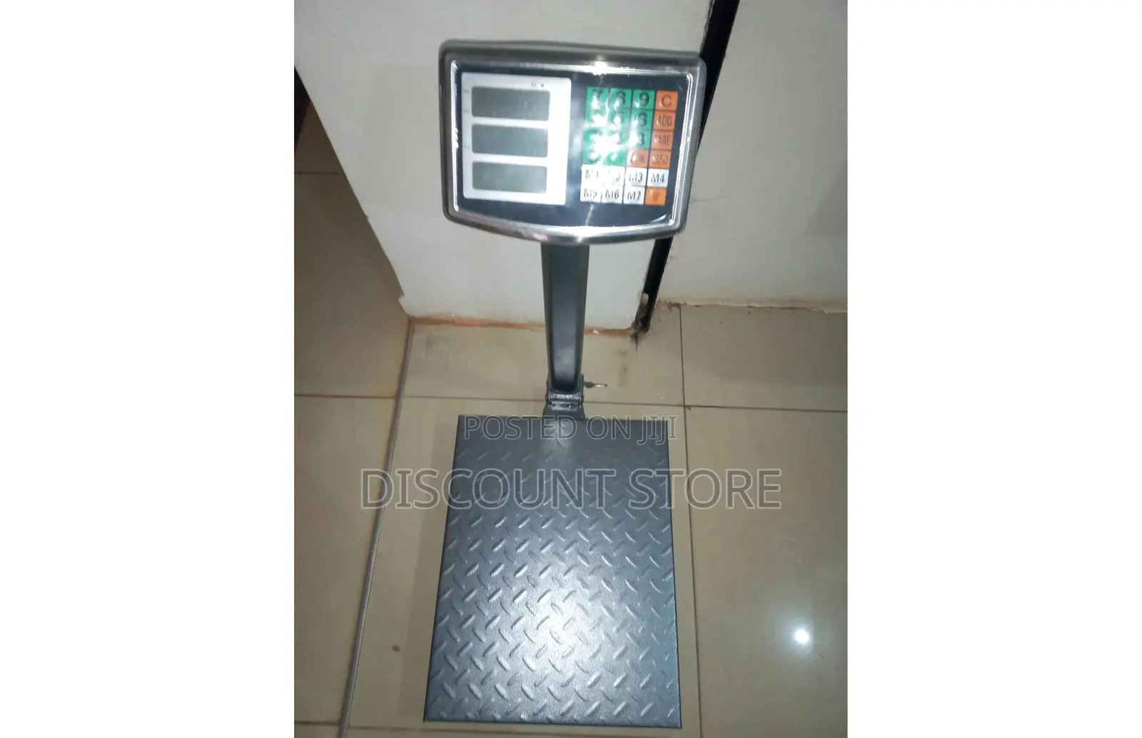 Platform Weighing Scale With a Chequerd Base