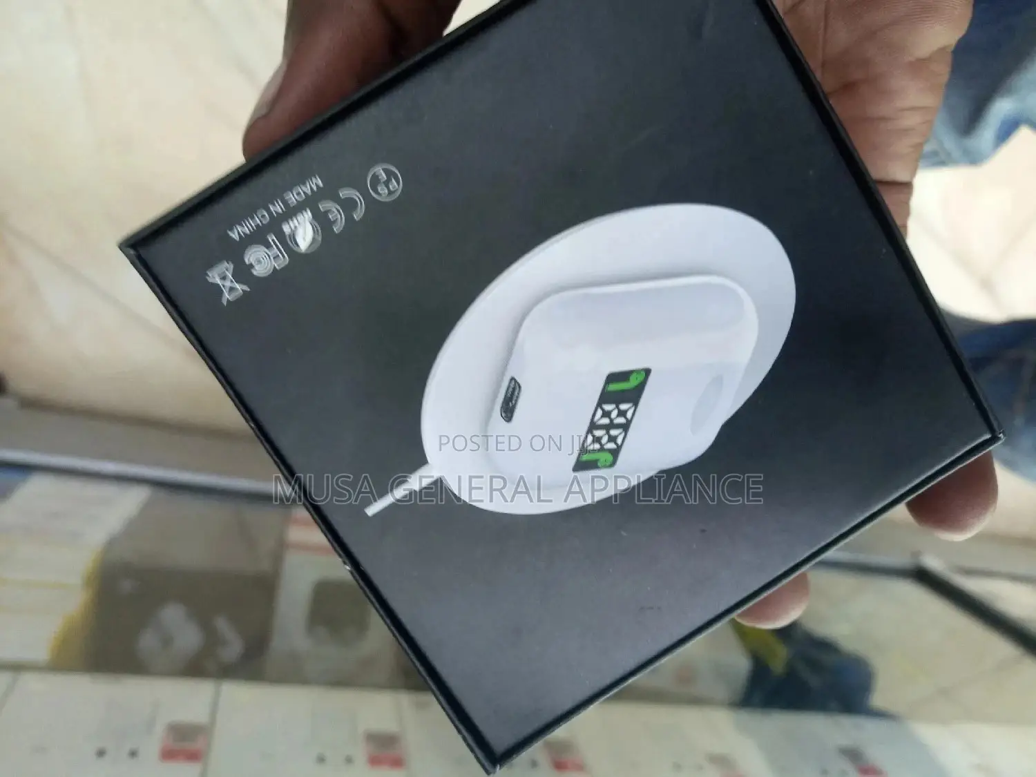 I99 Earbud