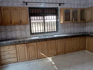 5bdrm Duplex in Kololo Property, Central Division for Rent