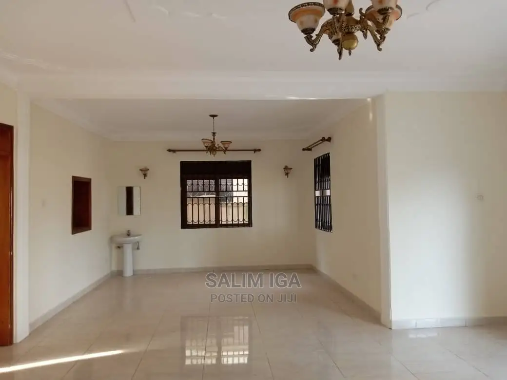 5bdrm Duplex in Kololo Property, Central Division for Rent