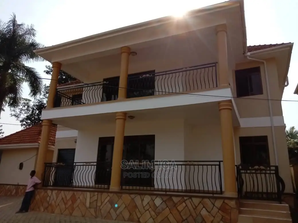 5bdrm Duplex in Kololo Property, Central Division for Rent
