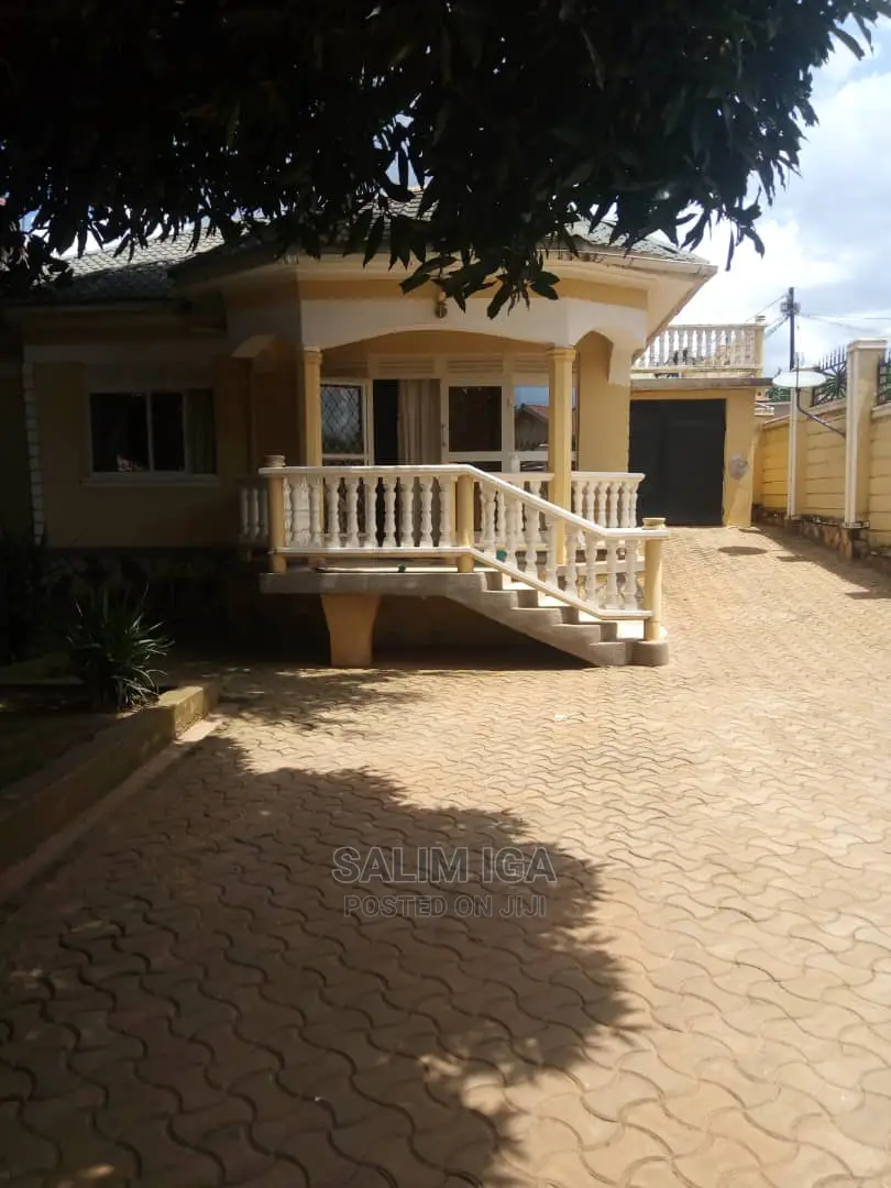 5bdrm Duplex in Kololo Property, Central Division for Rent