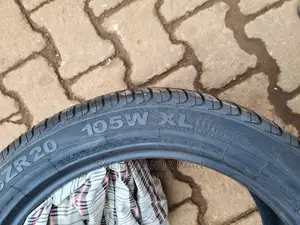 255/45r20 New Tires