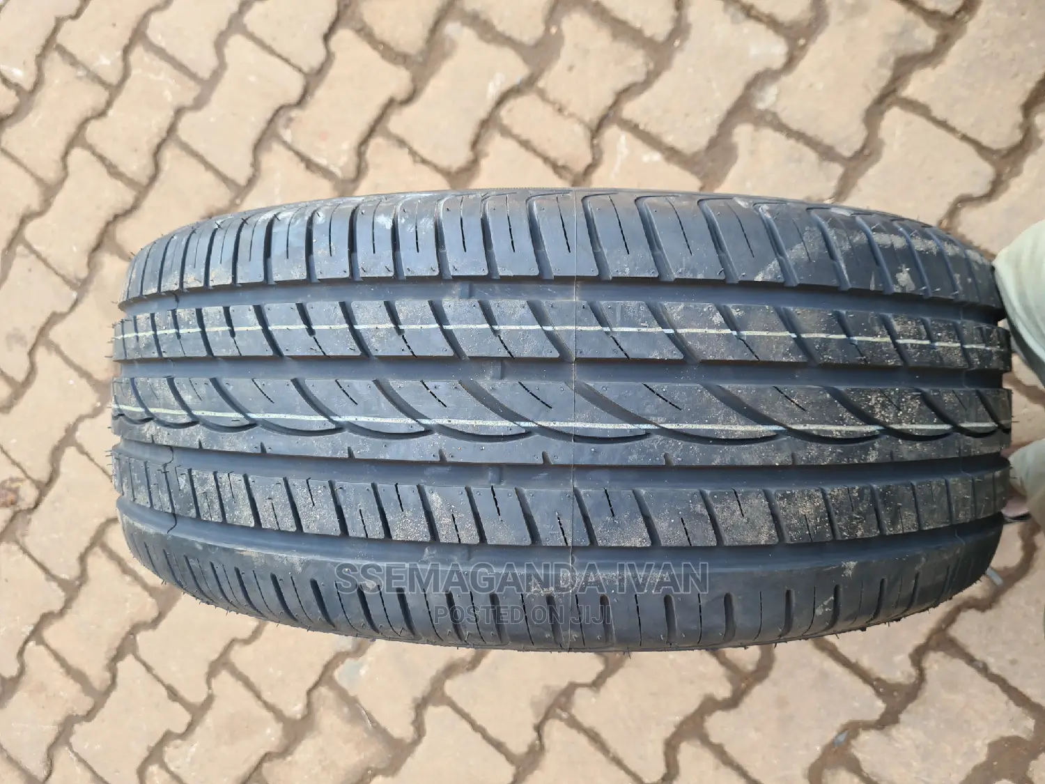 255/45r20 New Tires
