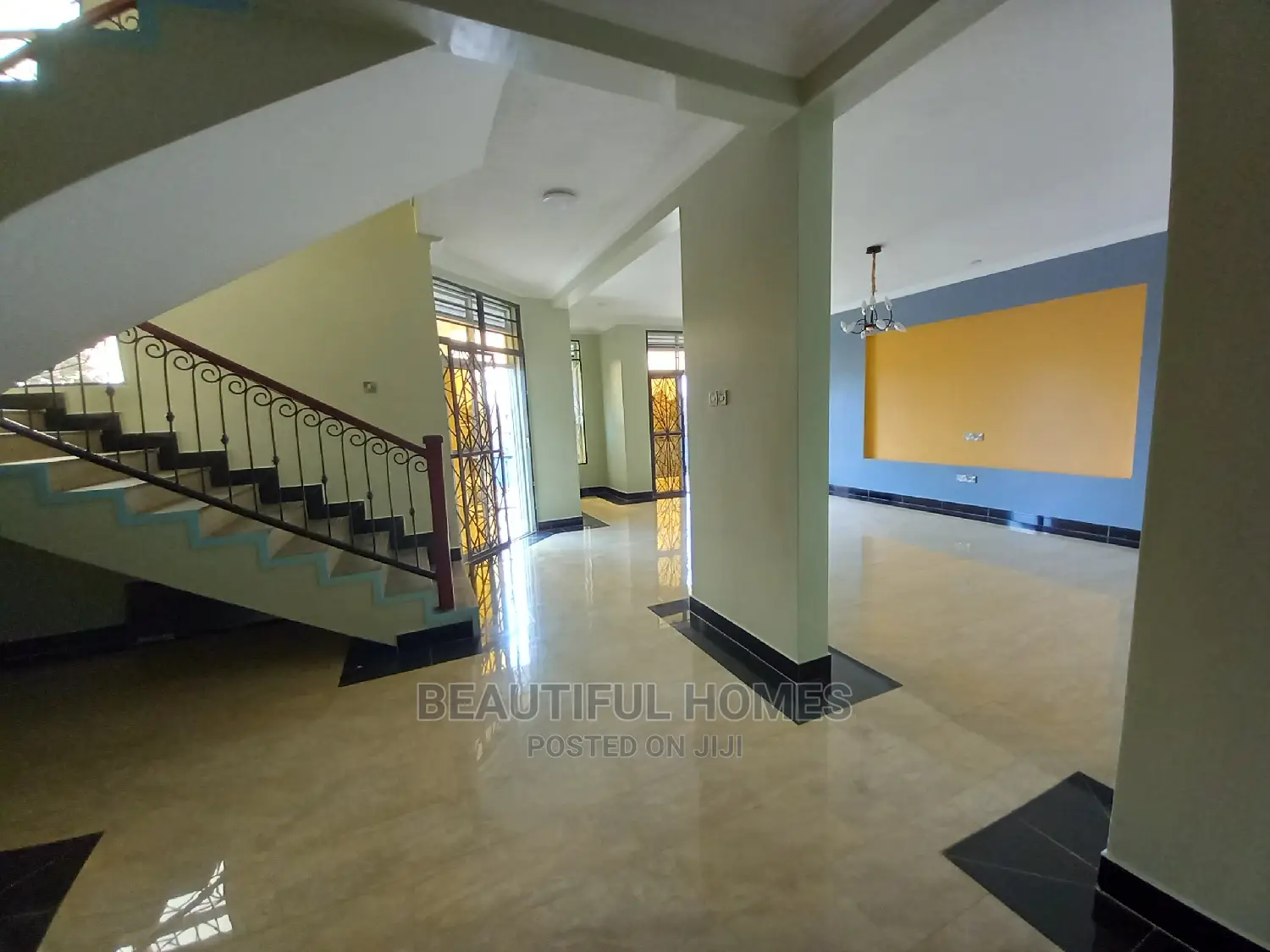 Furnished 6bdrm Mansion in Kira for Sale