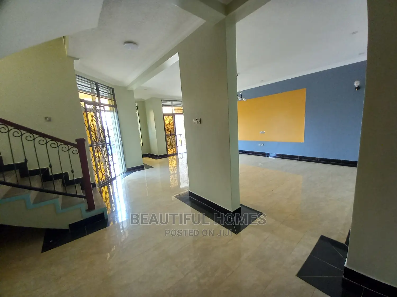 Furnished 6bdrm Mansion in Kira for Sale