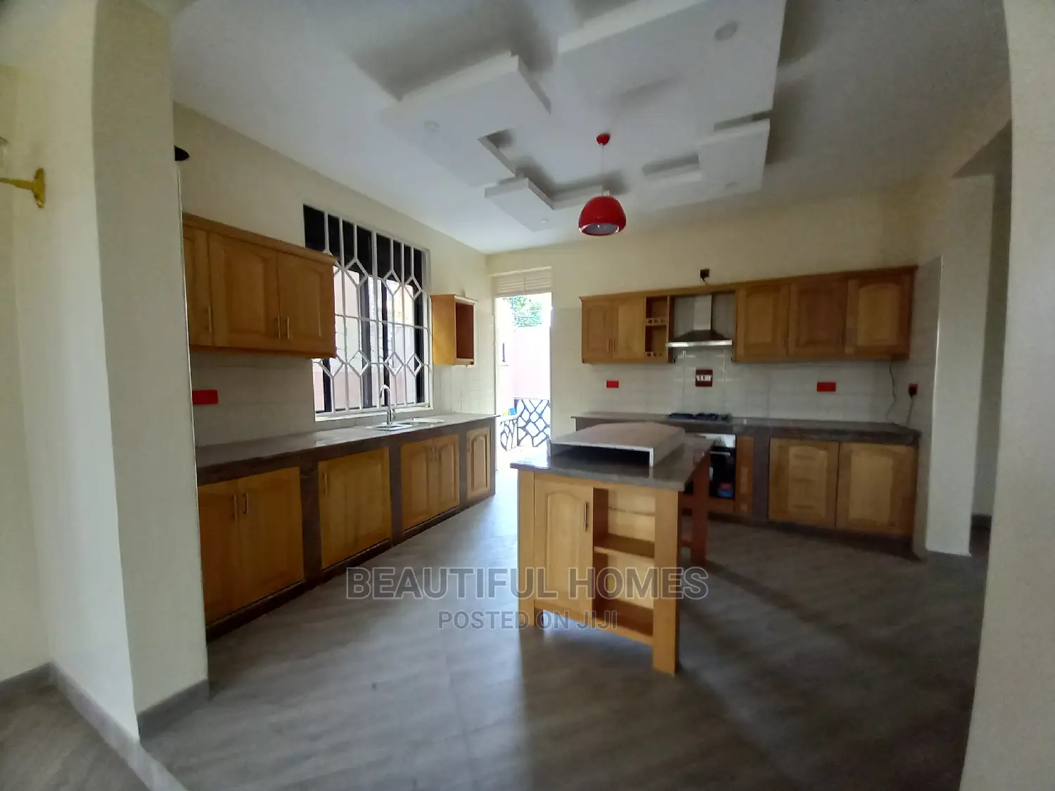 Furnished 5bdrm Duplex in Kira for Sale