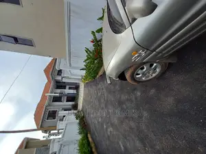 Furnished 6bdrm Mansion in Palace, Kira for Sale