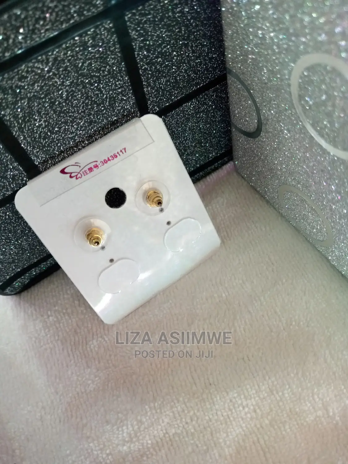 Simple and Unique Lady Earpins Available