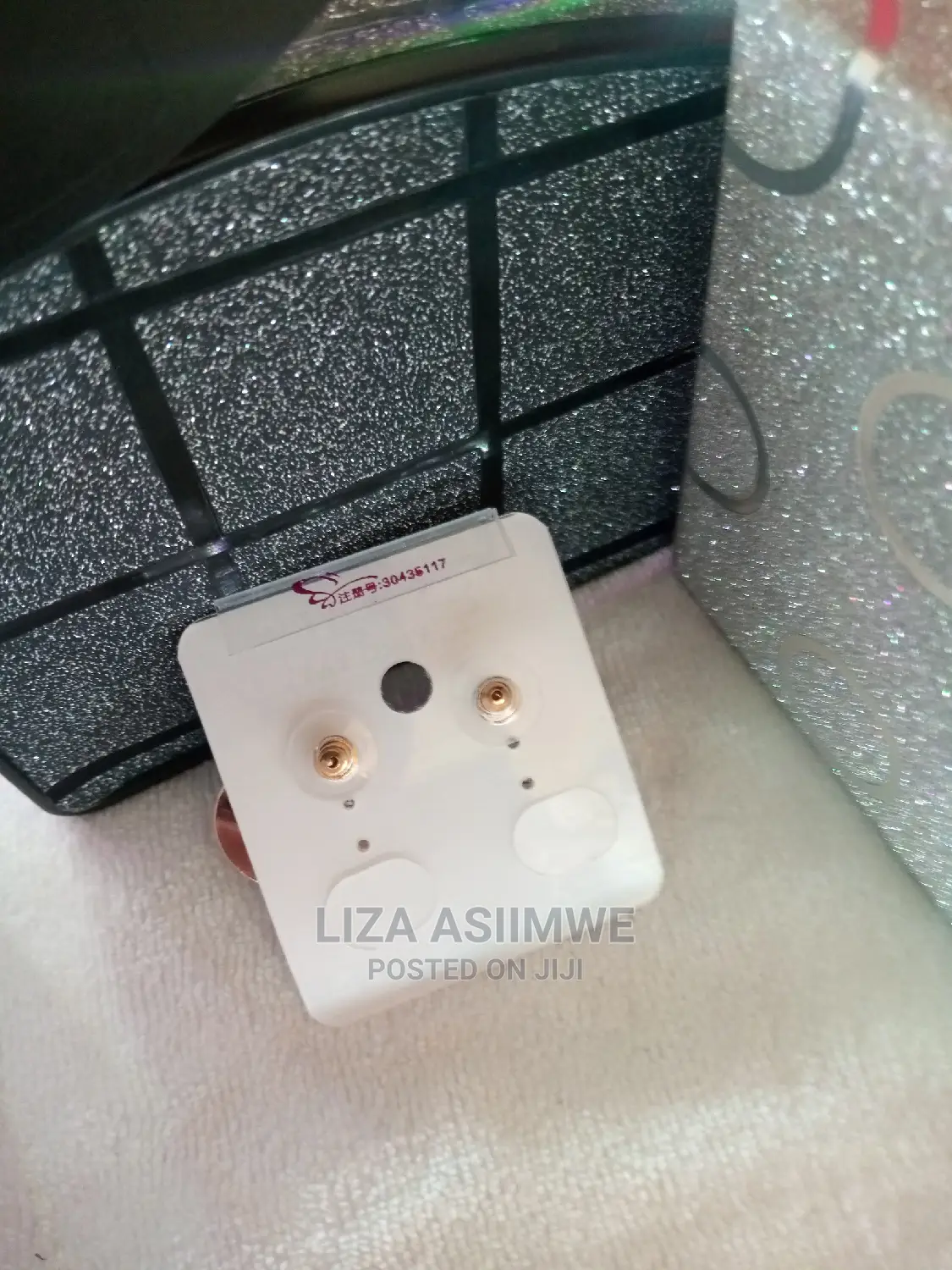Unique and Quality Lady Ear Pins Available