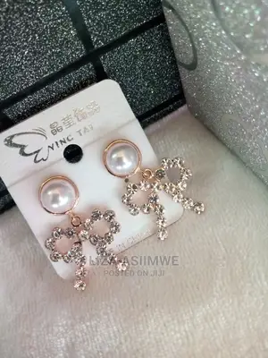 Unique and Quality Lady Earpins