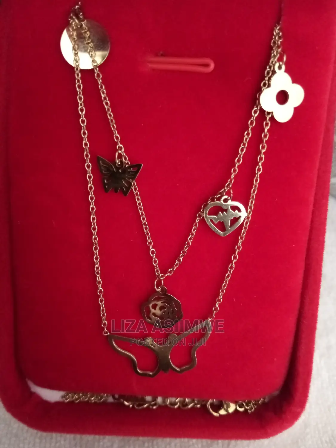 Classy and Unique Necklaces Available With the Gift Box