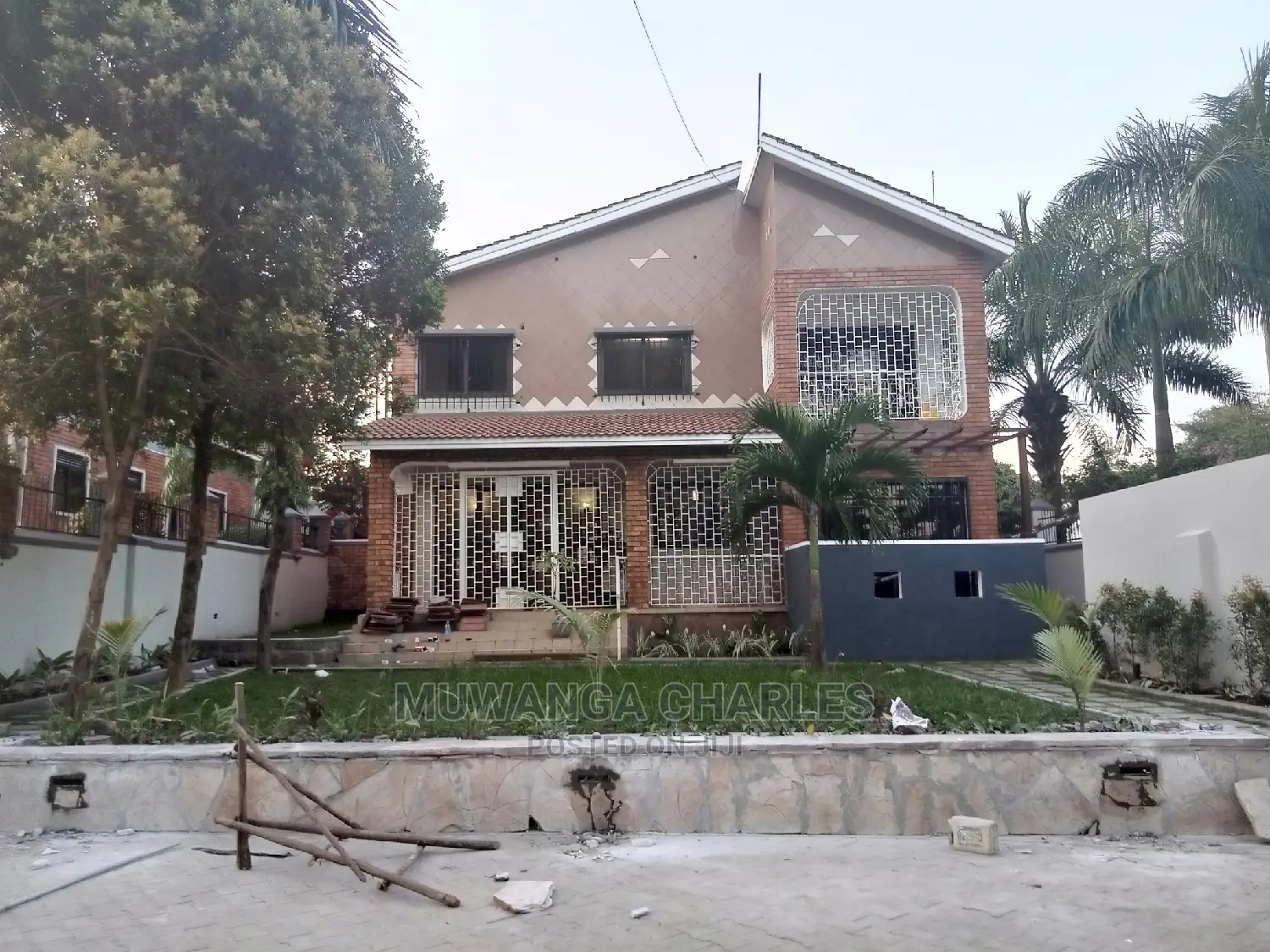 5bdrm Duplex in Fs Properties Ltd, Central Division for Rent