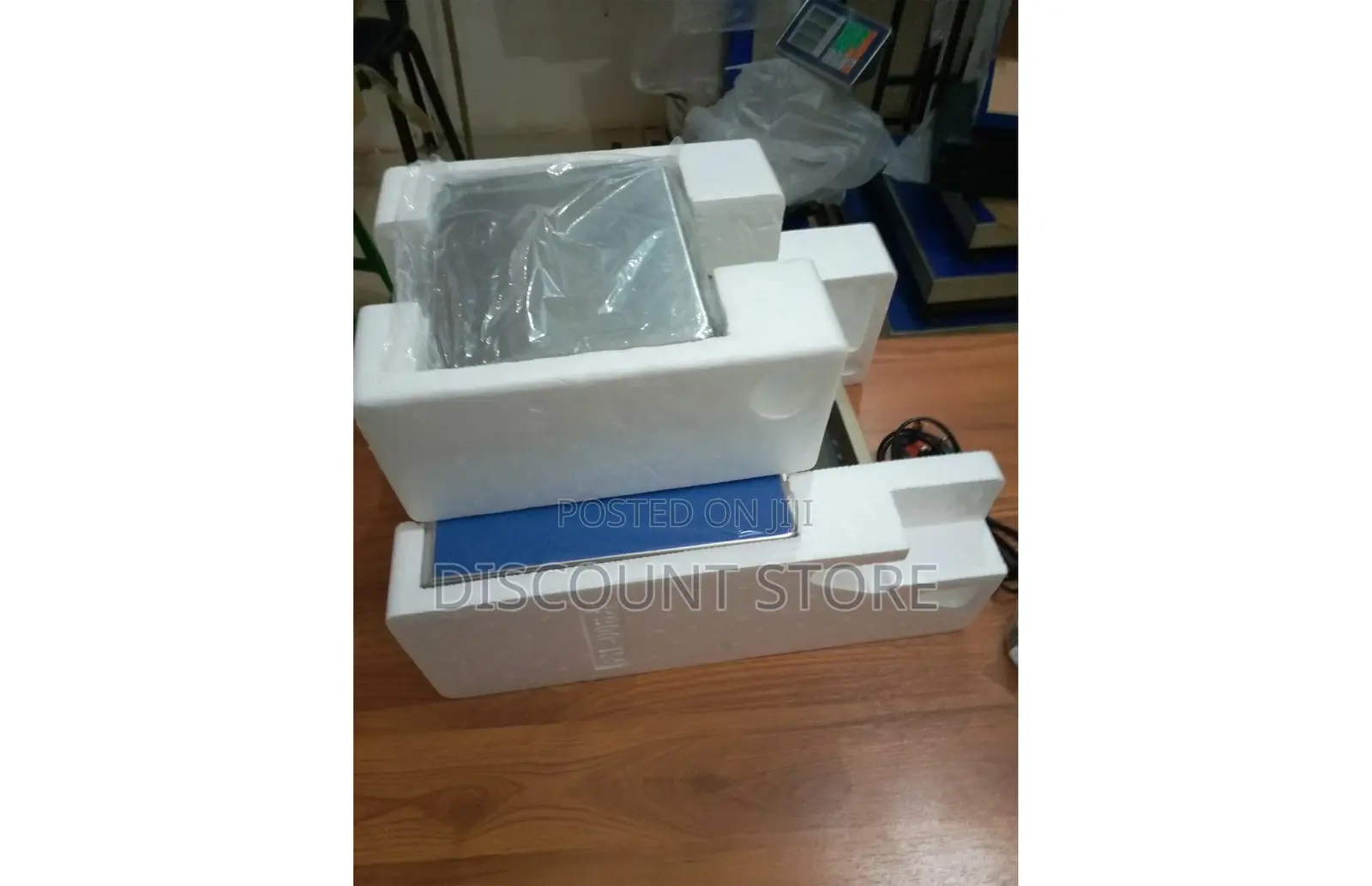 Right Commercial Digital Counting Weighing Scales.