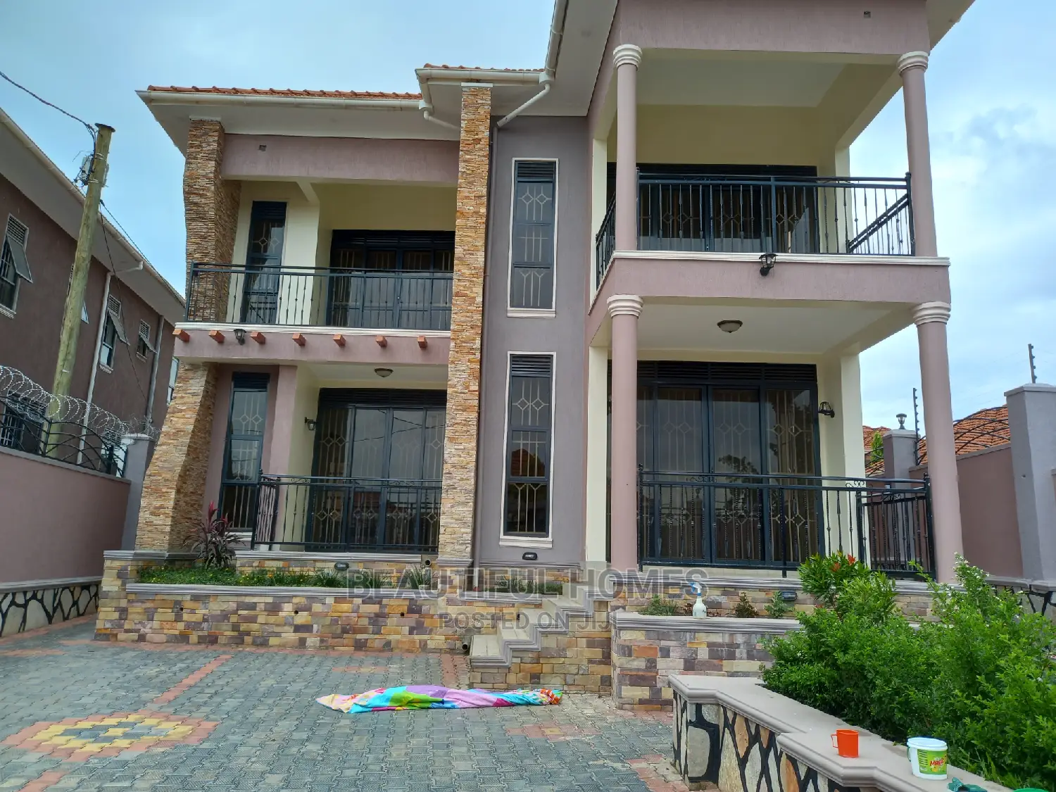 Furnished 5bdrm Duplex in All Tarmack, Kira for Sale
