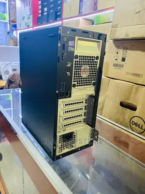 Desktop Computer Dell OptiPlex 7040 4GB Intel Core I3 500GB