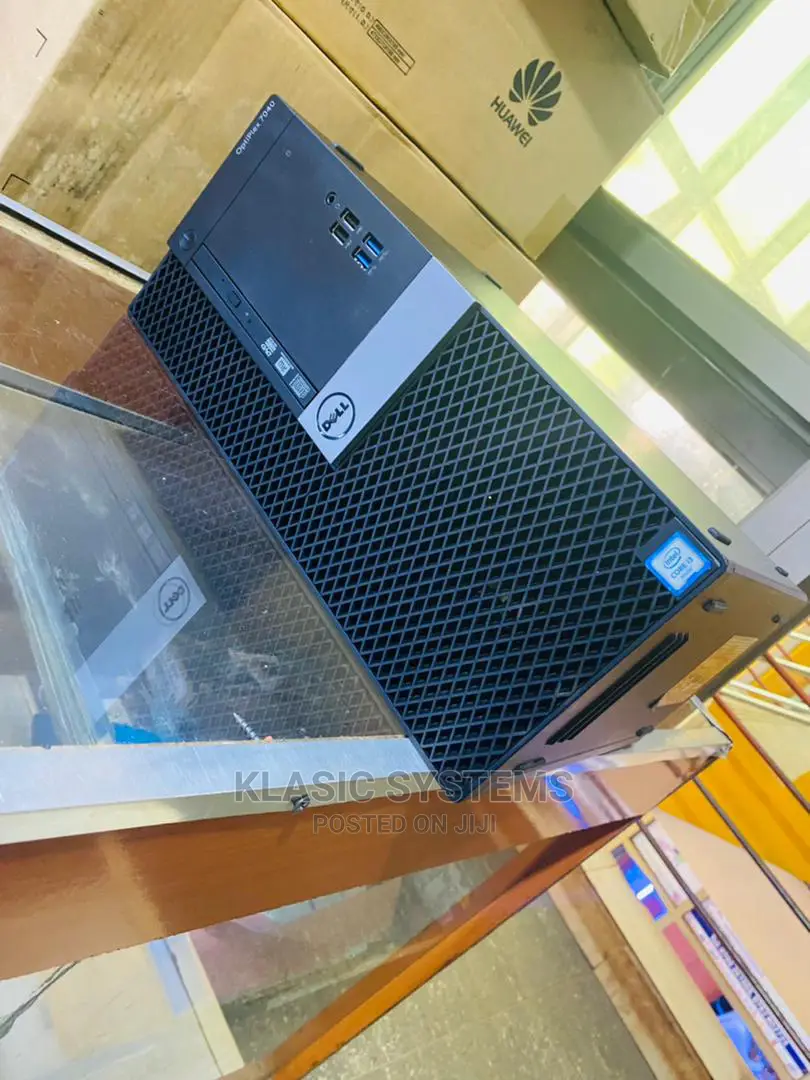 Desktop Computer Dell OptiPlex 7040 4GB Intel Core I3 500GB