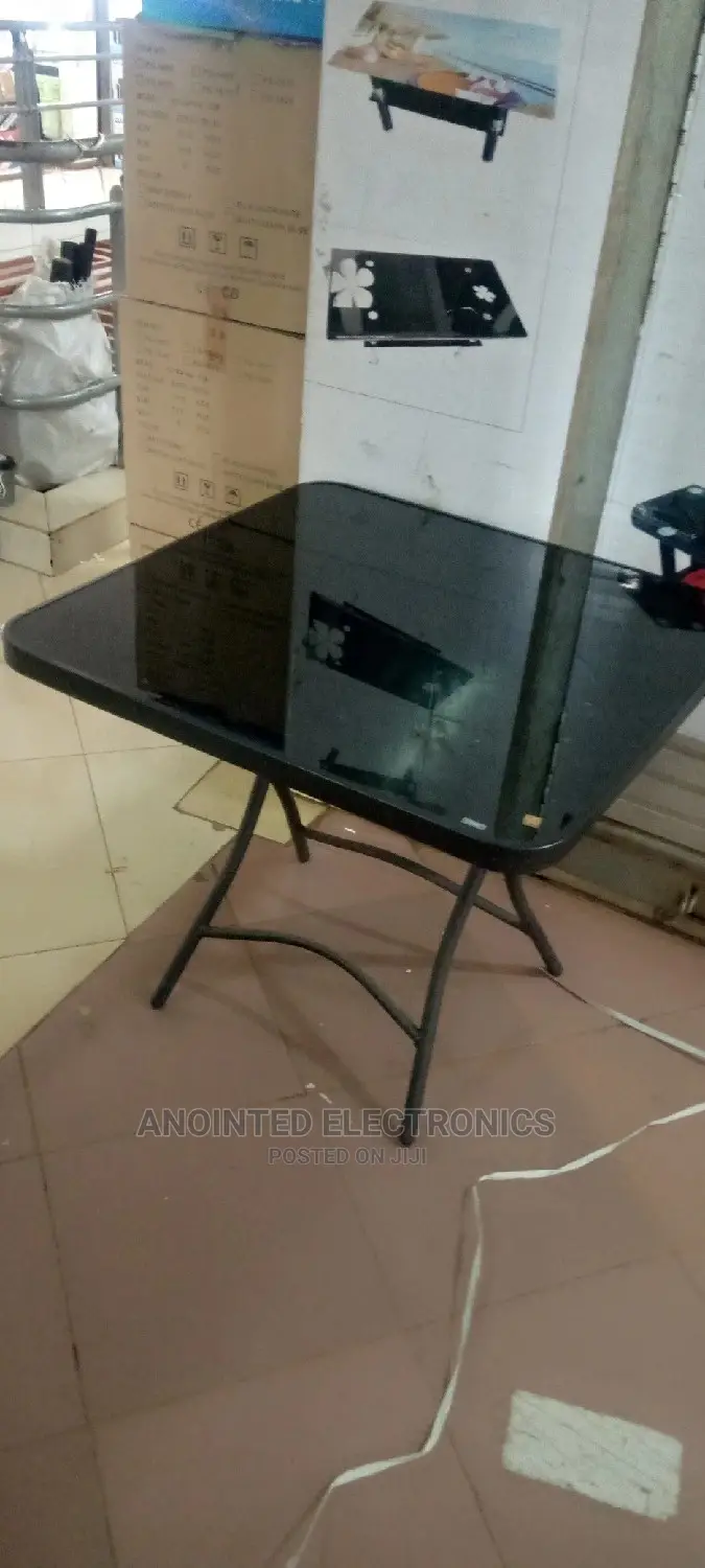 Foldable Glass Tables