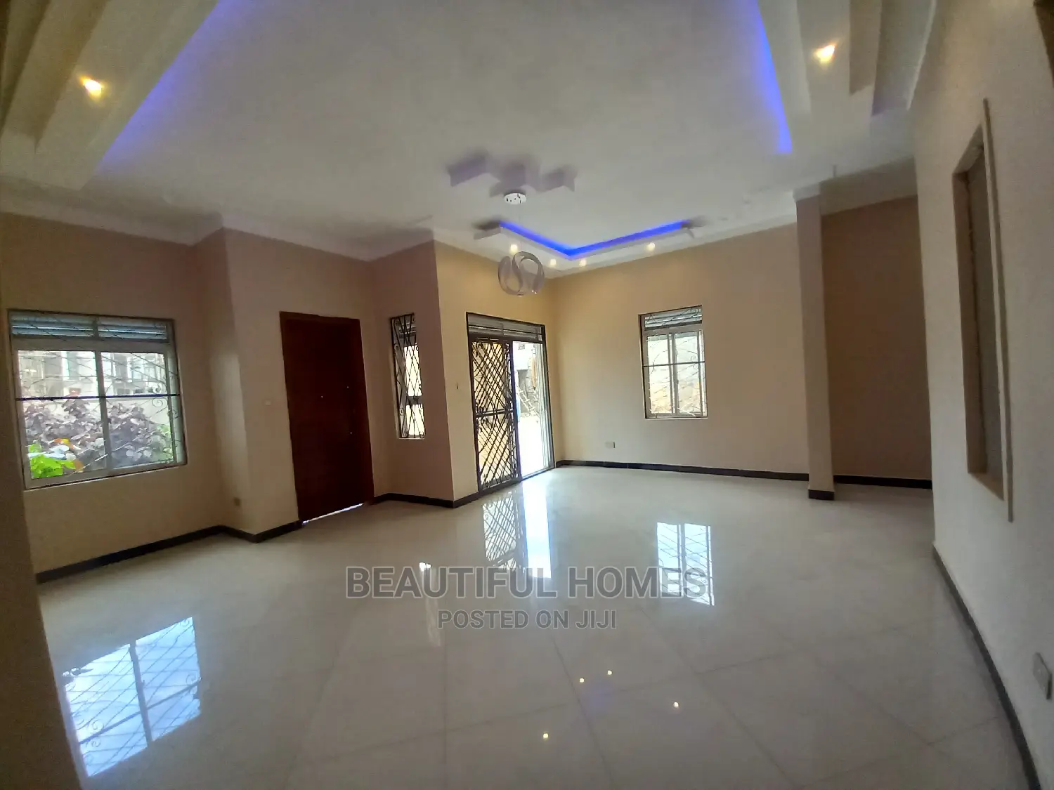 Furnished 4bdrm House in Tarmacked, Kira for Sale