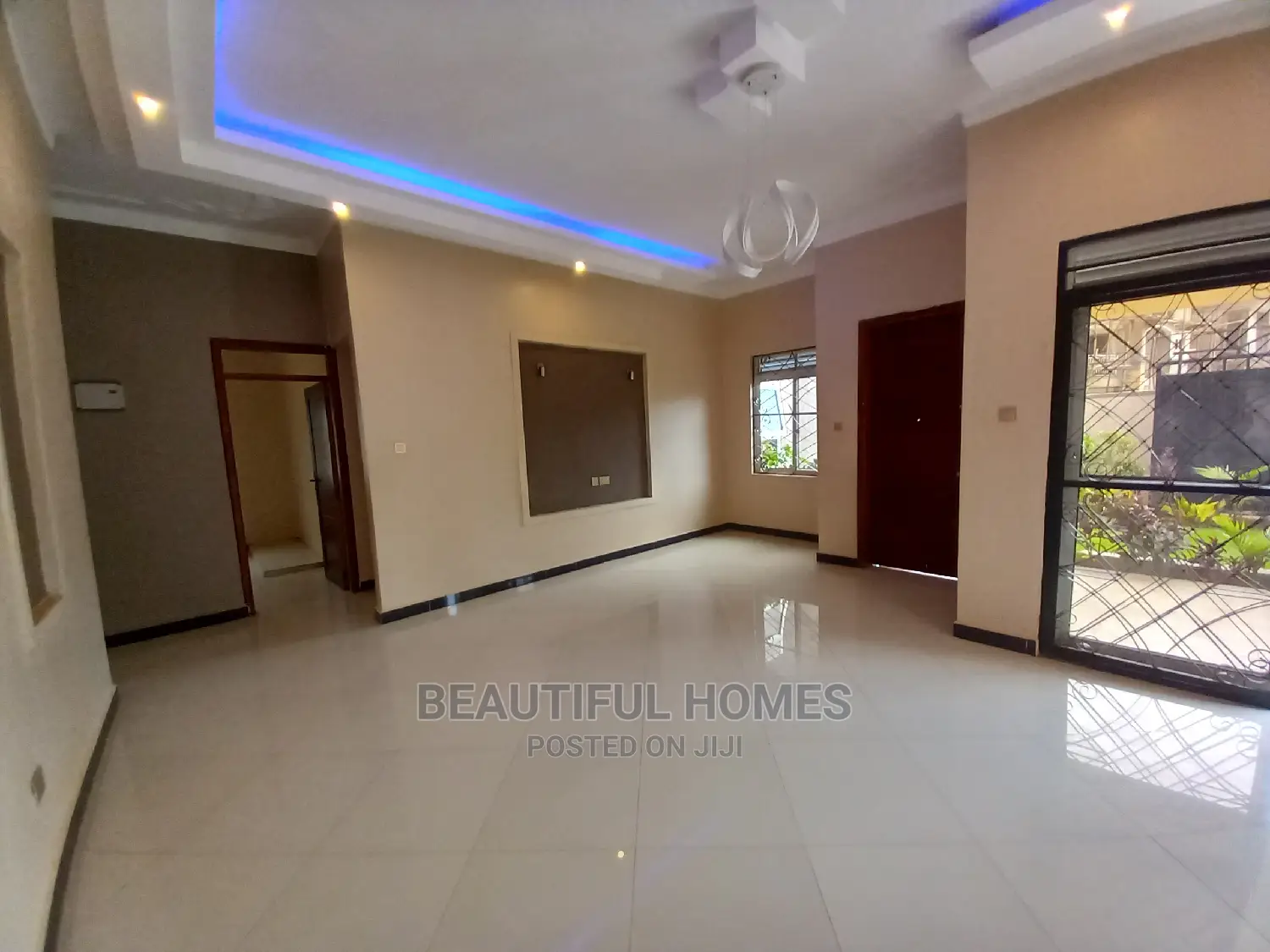 Furnished 4bdrm House in Tarmacked, Kira for Sale