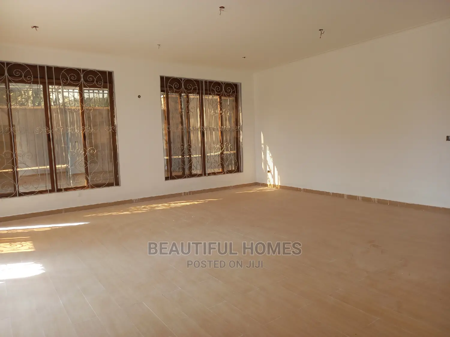 Furnished 6bdrm Mansion in Munyonyo, Makindye for Sale