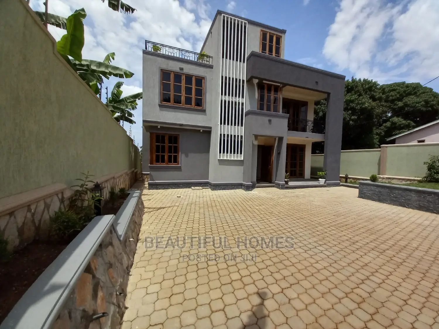 Furnished 5bdrm Mansion in Munyonyo Lake View, Makindye for Sale