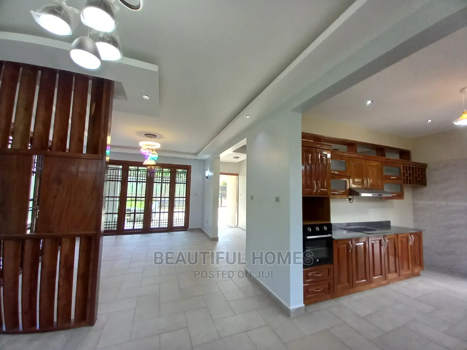 Furnished 5bdrm Mansion in Munyonyo Lake View, Makindye for Sale