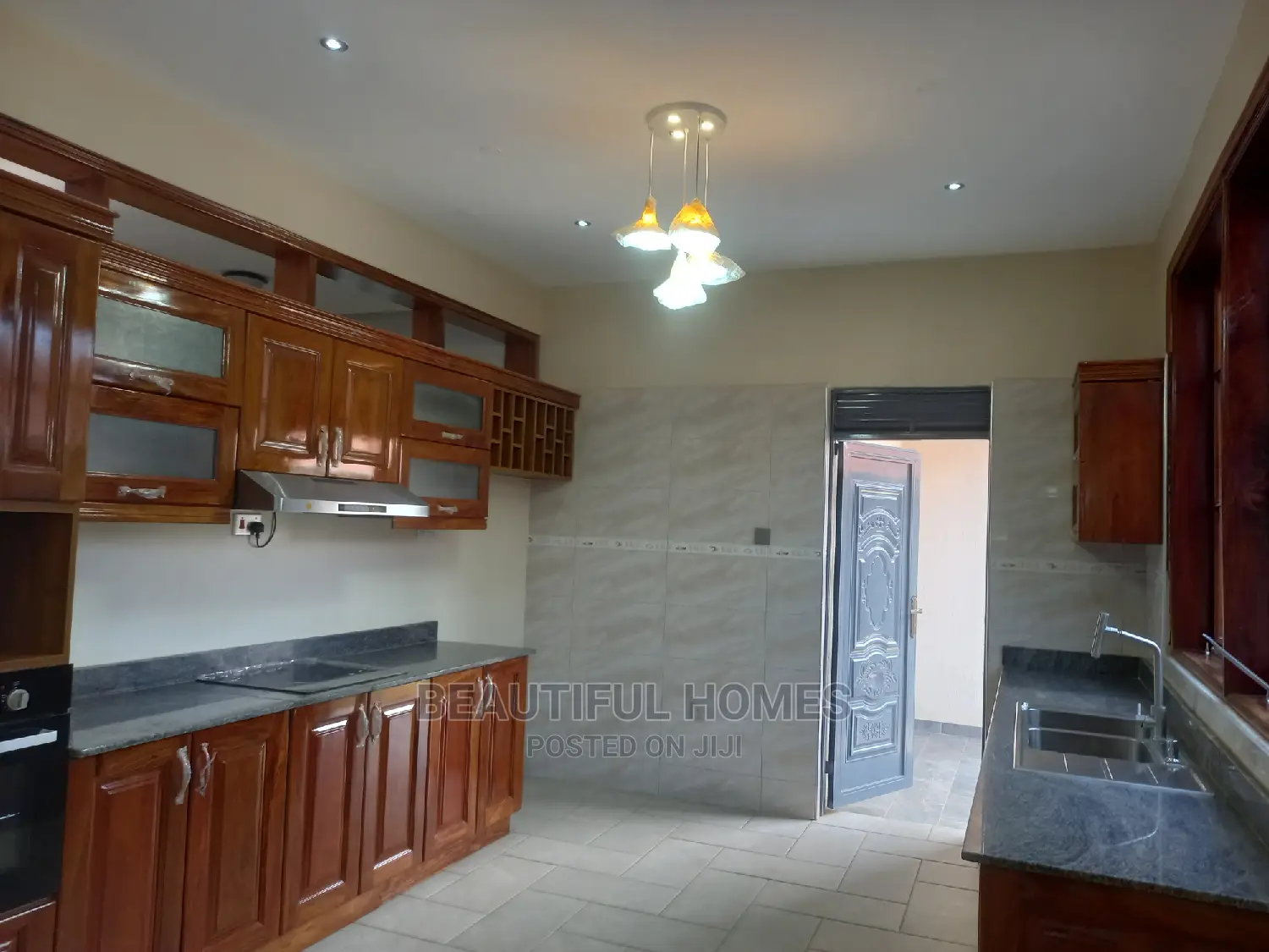 Furnished 5bdrm House in Munyonyo, Makindye for Sale