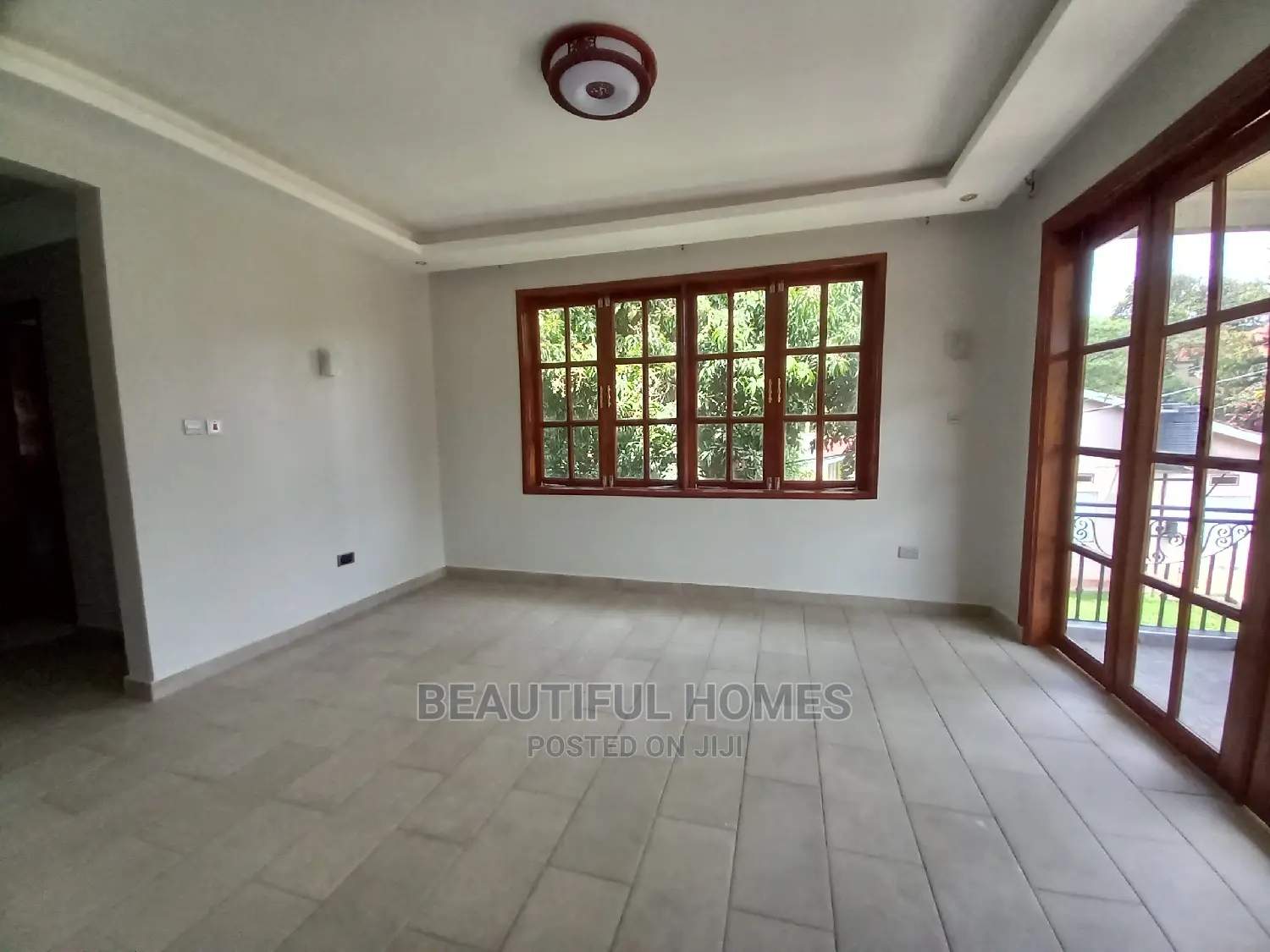 Furnished 5bdrm Mansion in Munyonyo, Makindye for Sale