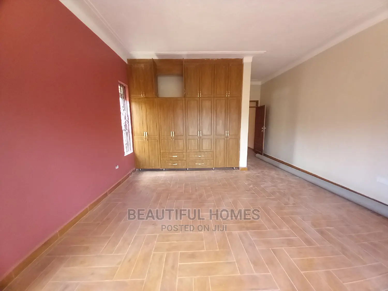 Furnished 4bdrm House in Corporate Heights, Kira for Sale