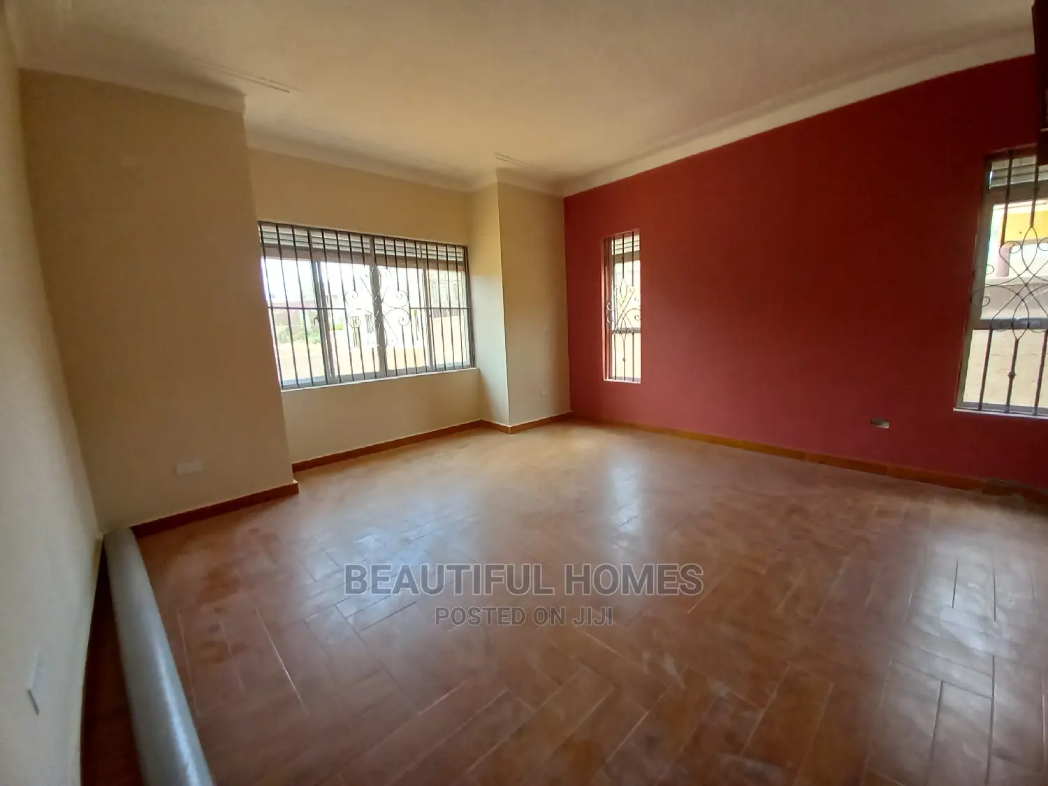 Furnished 4bdrm House in Corporate Heights, Kira for Sale