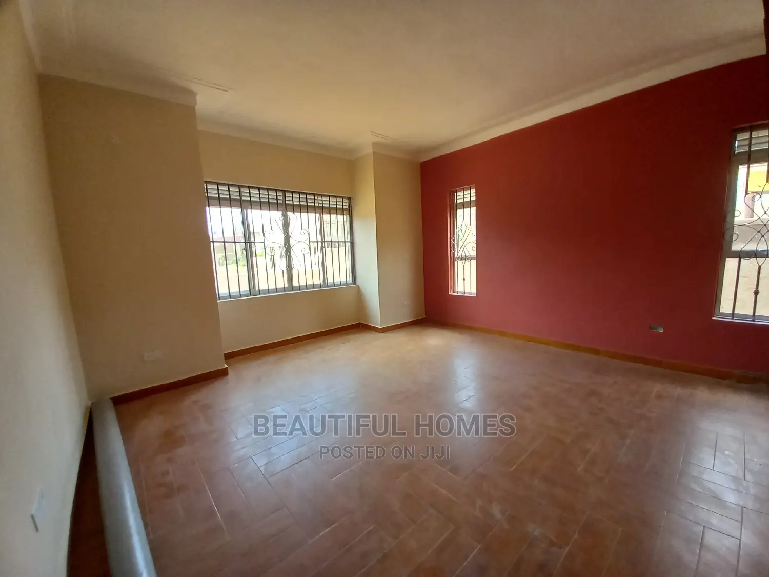 Furnished 4bdrm House in Corporate Heights, Kira for Sale