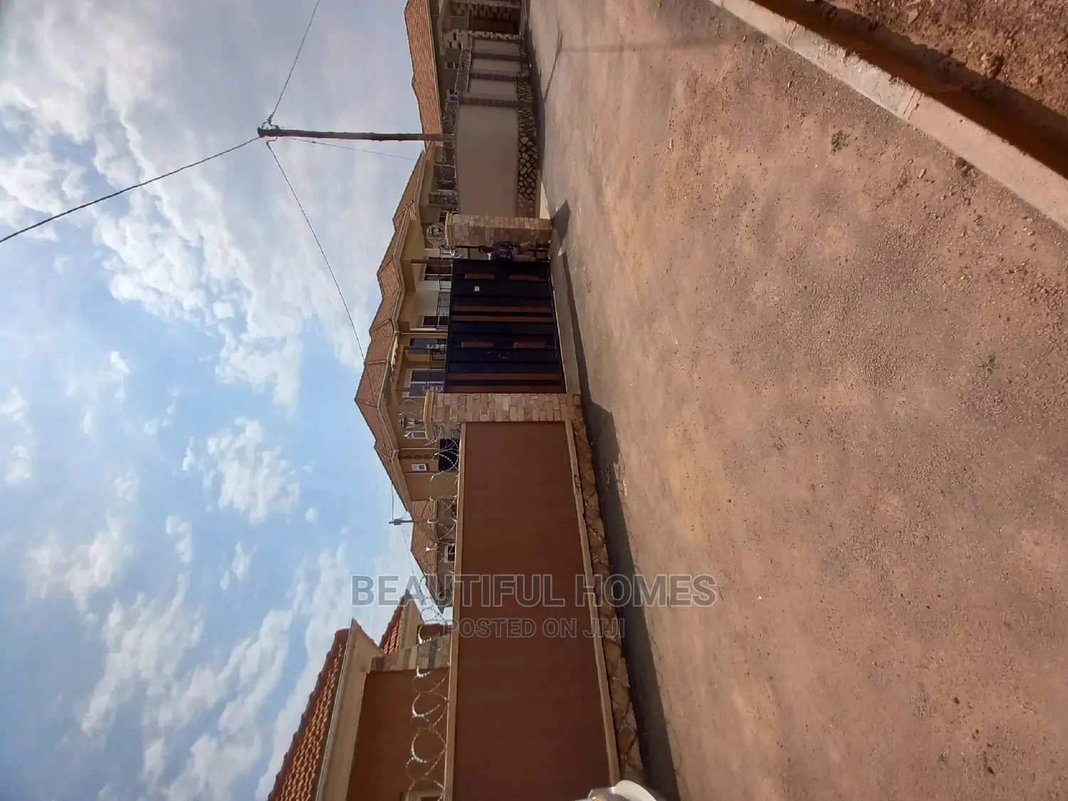 Furnished 4bdrm Bungalow in Posh, Kira for Sale