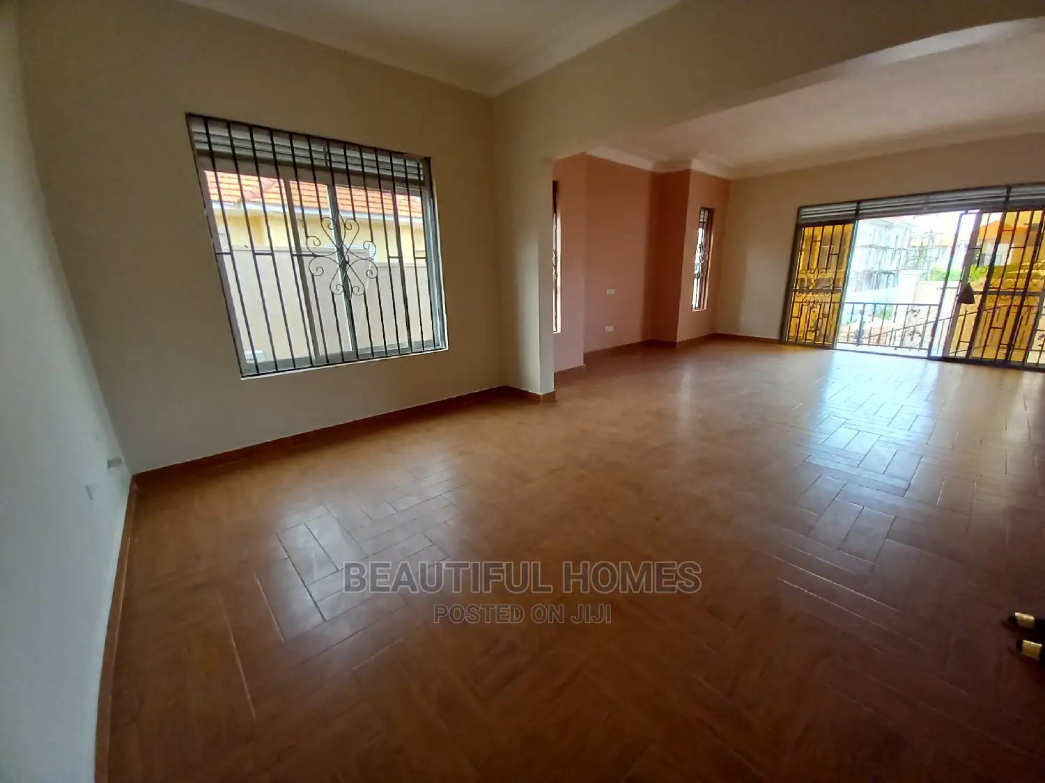 Furnished 4bdrm Bungalow in Posh, Kira for Sale
