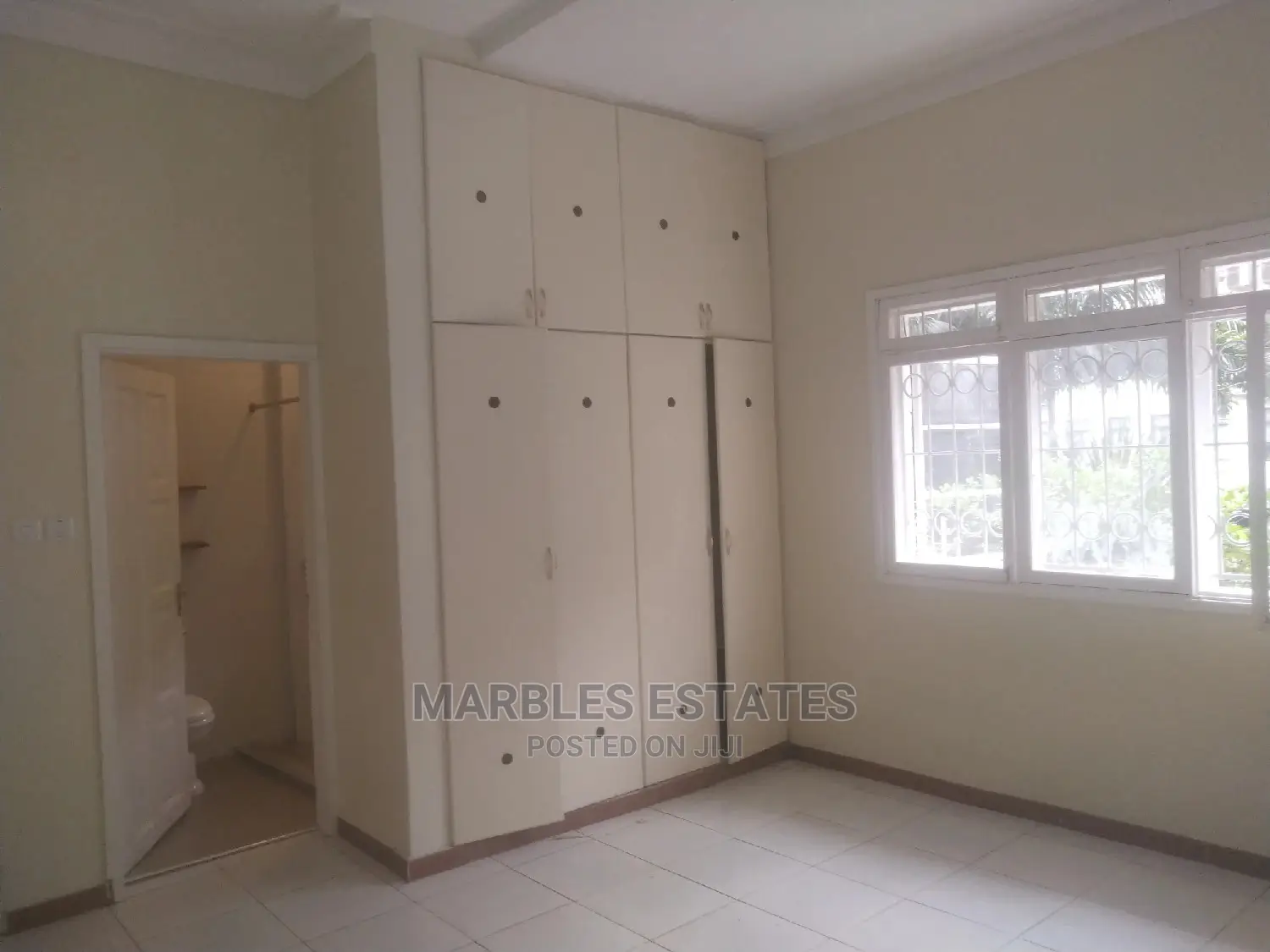4bdrm Bungalow in Kololo, Central Division for Rent