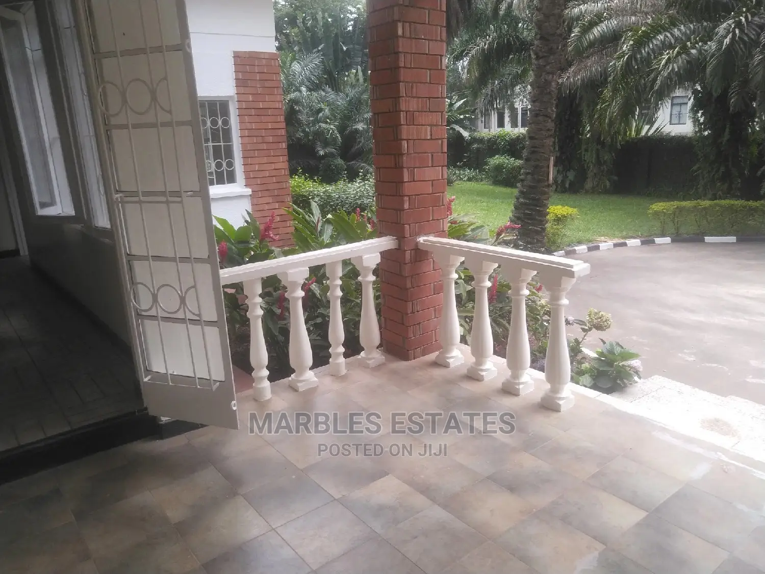 4bdrm Bungalow in Kololo, Central Division for Rent