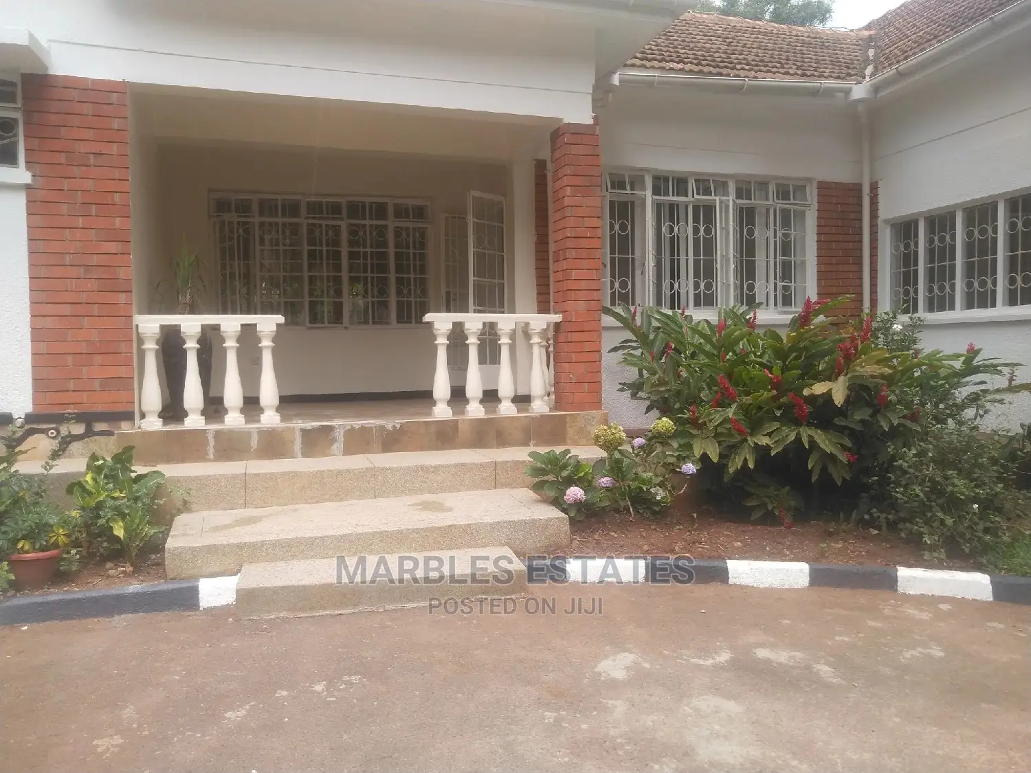 4bdrm Bungalow in Kololo, Central Division for Rent