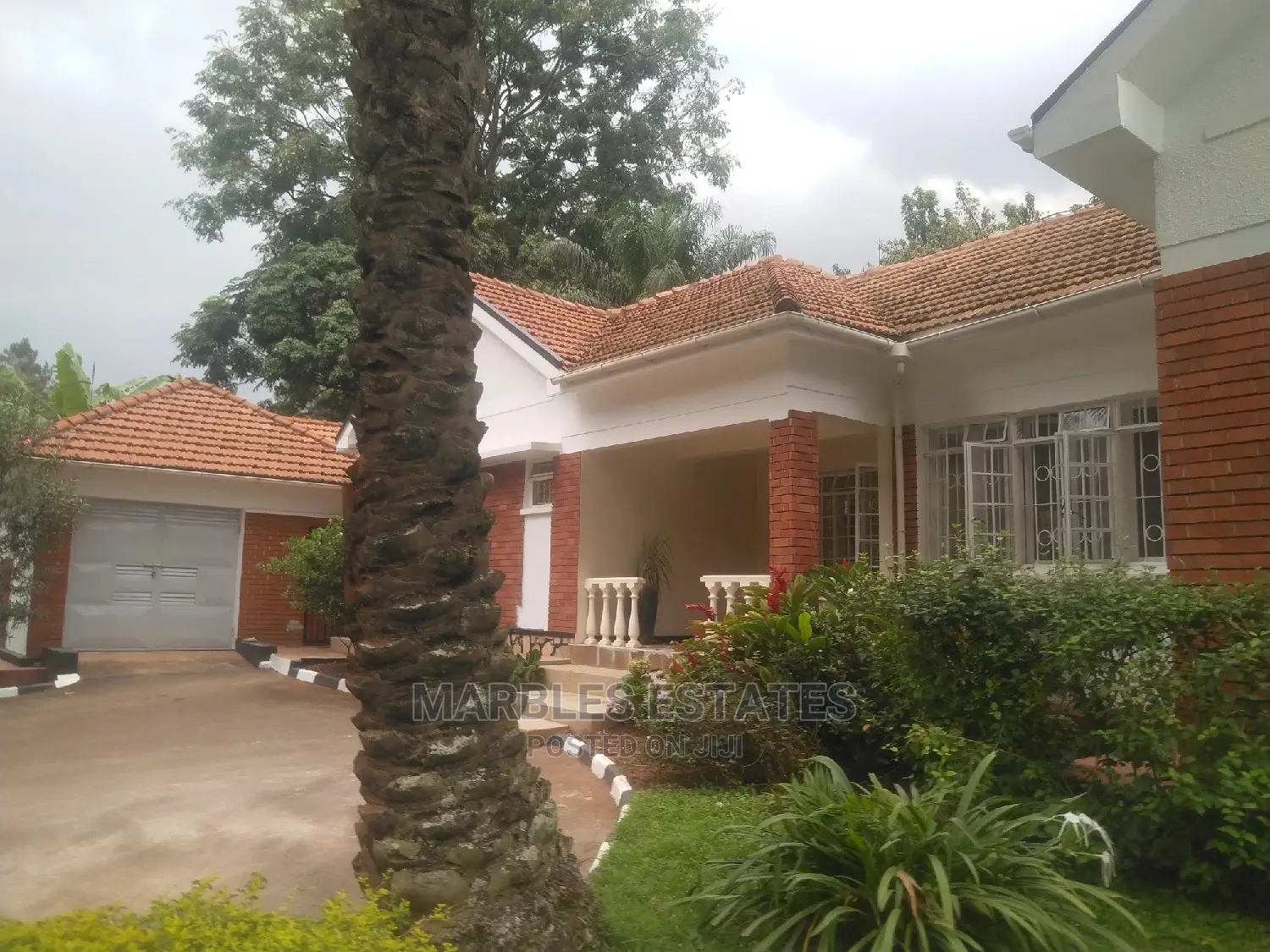 4bdrm Bungalow in Kololo, Central Division for Rent