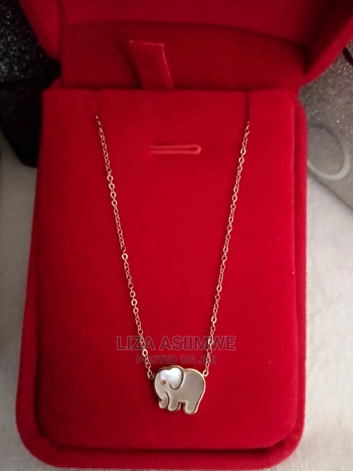 Simple and Classy Necklaces Available With the Gift Box