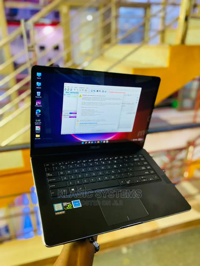 Laptop Asus ZenBook Pro UX550VE 16GB Intel Core I7 512GB