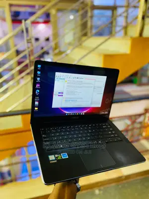 Laptop Asus ZenBook Pro UX550VE 16GB Intel Core I7 512GB