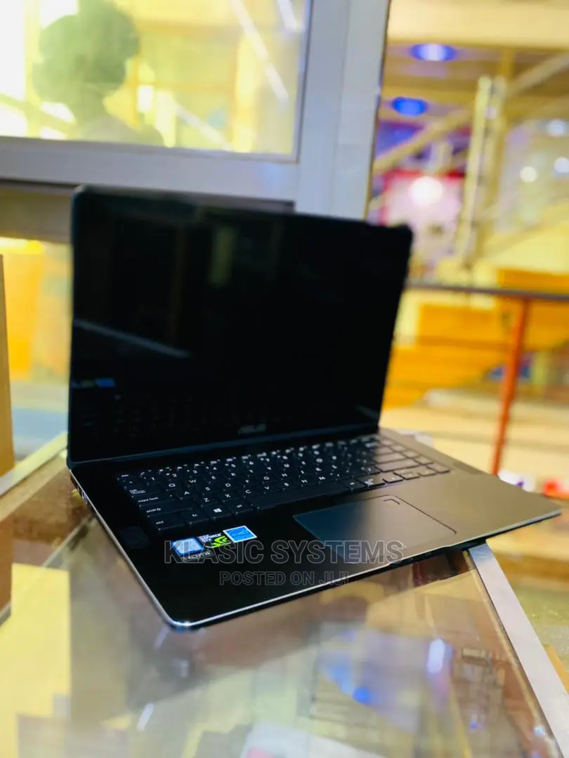 Laptop Asus ZenBook Pro UX550VE 16GB Intel Core I7 512GB