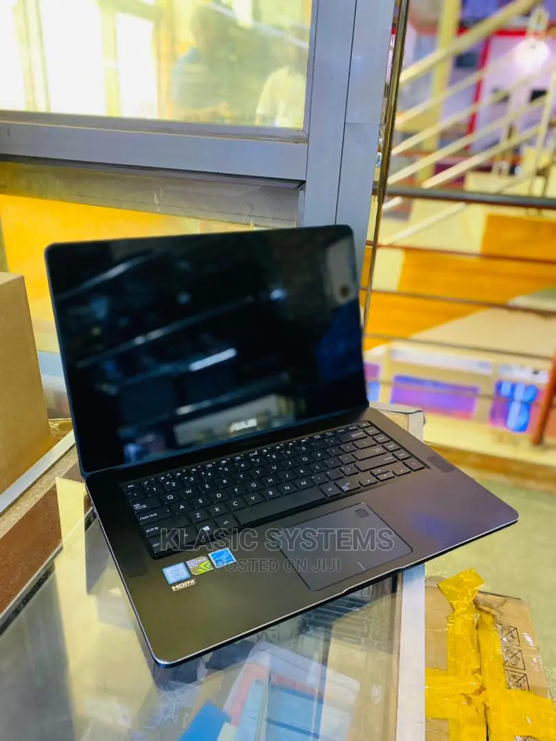 Laptop Asus ZenBook Pro UX550VE 16GB Intel Core I7 512GB