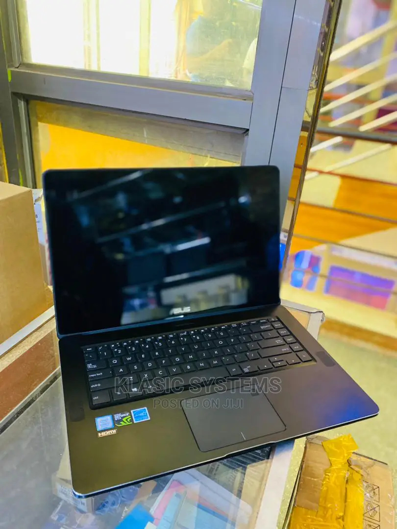 Laptop Asus ZenBook Pro UX550VE 16GB Intel Core I7 512GB