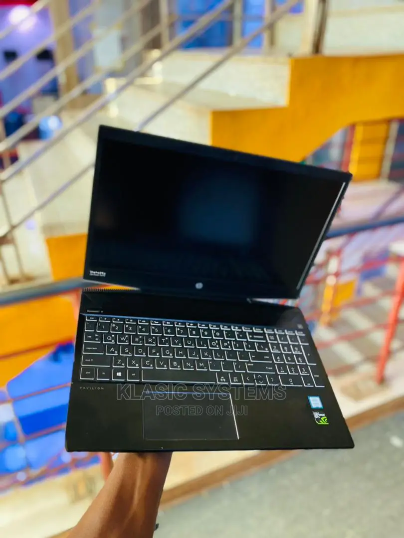 Laptop HP Pavilion 15-Cs3063cl 16GB Intel Core I7 HDD 1T
