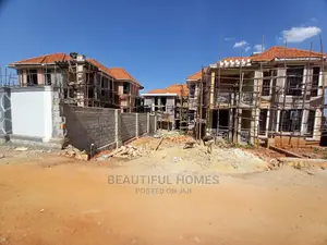 Furnished 7bdrm Mansion in Kira Posh for Sale