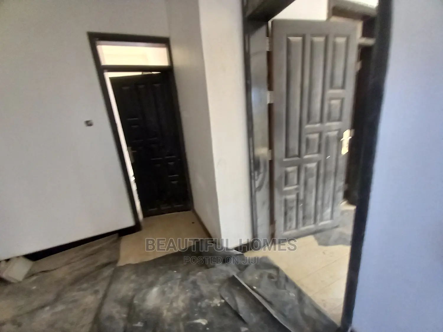 Furnished 7bdrm Mansion in Kira Posh for Sale